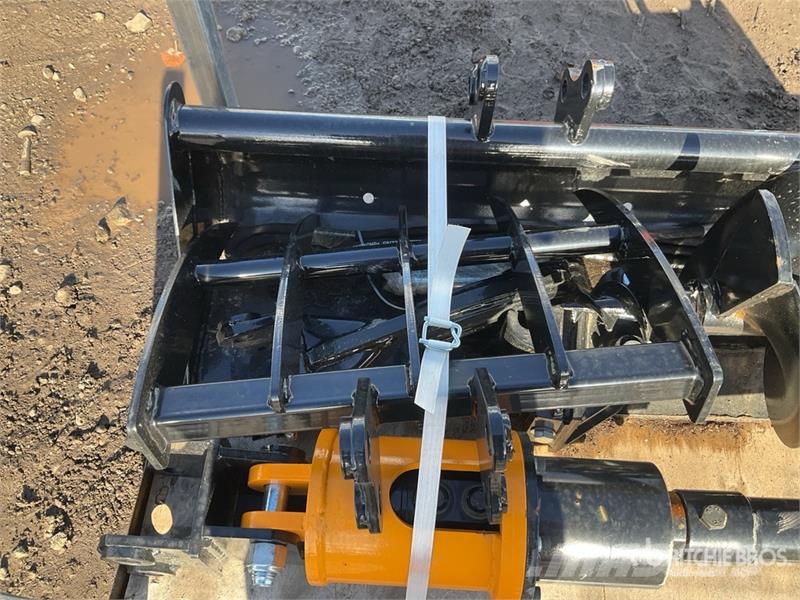  Quantity of (1) Pallets of Captok Excavator Attach مكونات أخرى