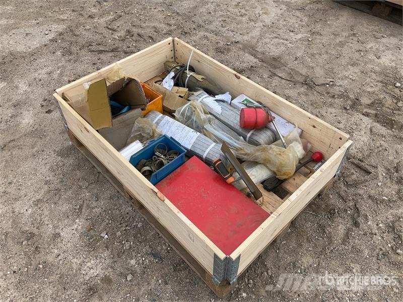  Quantity of (1) Pallets of Tools مكونات أخرى