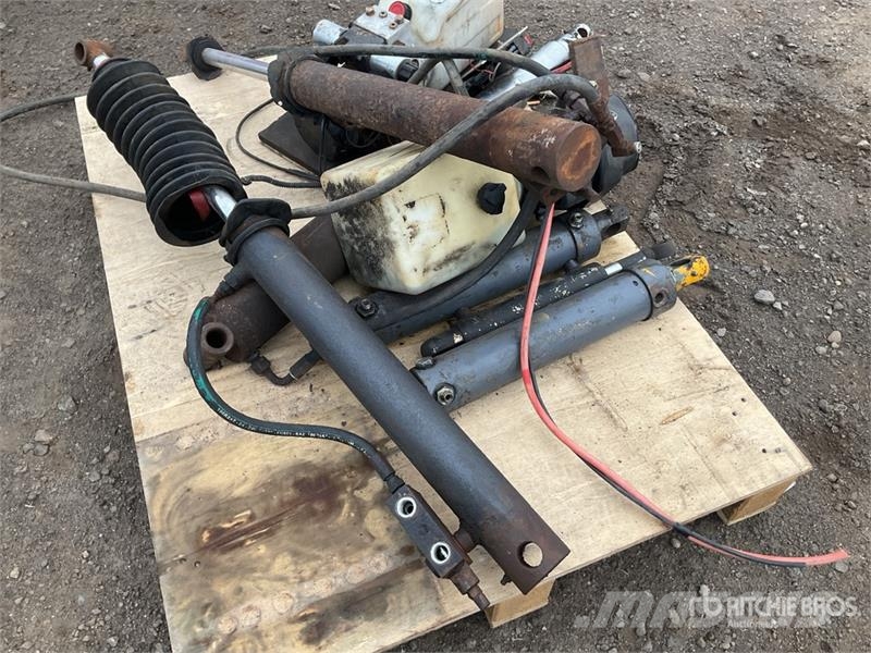 Quantity of (1) Pallets of Hydraulic Parts Hydraulics