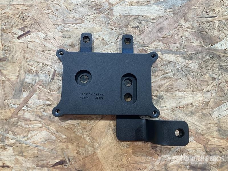 Quantity of (1) Trimble Bracket - EC5X0 (Unused) Instrumenti, mērīšanas un automatizācijas iekārtas