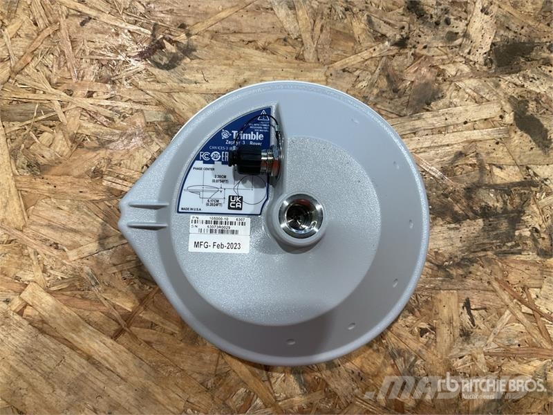 Quantity of (1) Trimble GNSS Zephyr 3 Rover (Unuse Instruments, measuring and automation equipment