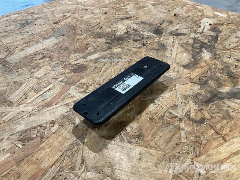 Quantity of (1) Trimble LB400 Lightbar (Unused) Instrumente, Mess- und Automatisierungsausrüstung