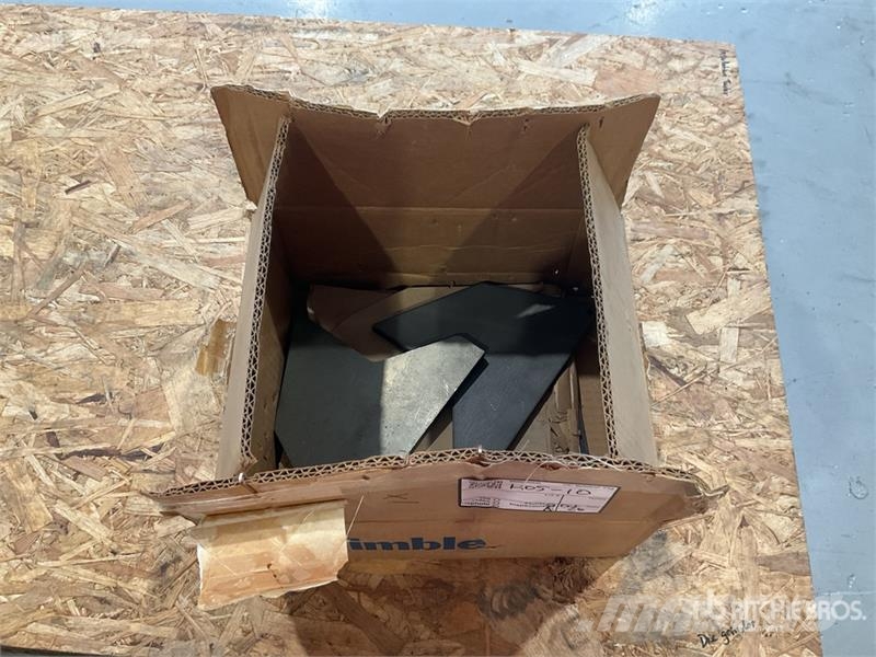 Quantity of (1) Trimble Kit - Mast Install, Generi Tööriistad, mõõte- ja automaatikaseadmed