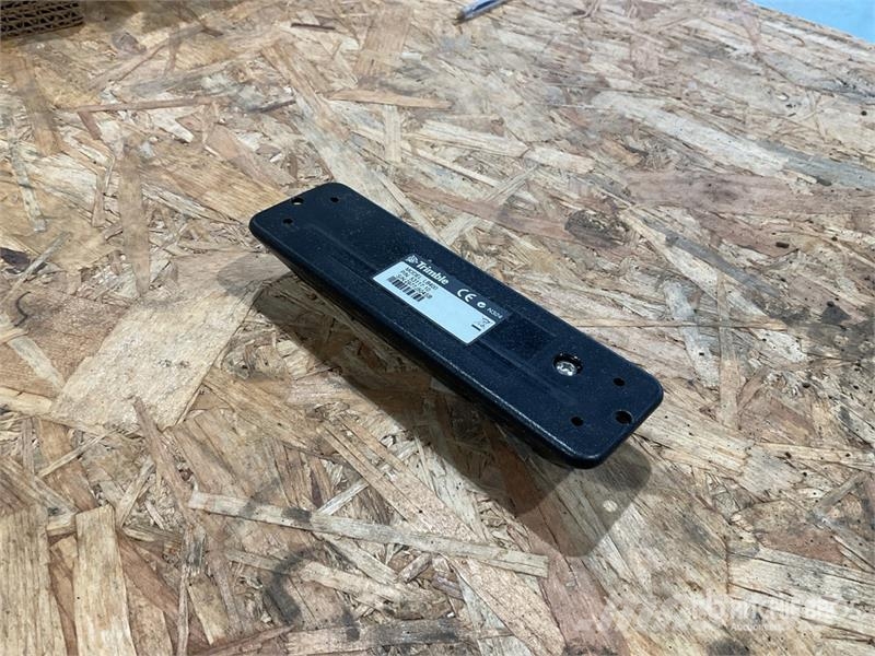 Quantity of (1) Trimble LB400 Lightbar (Unused) Instrumente, Mess- und Automatisierungsausrüstung