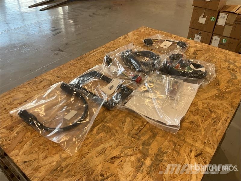  Quantity of (1) Trimble Subkit - CAT Dozer D6T T4I Instrumenti, mērīšanas un automatizācijas iekārtas