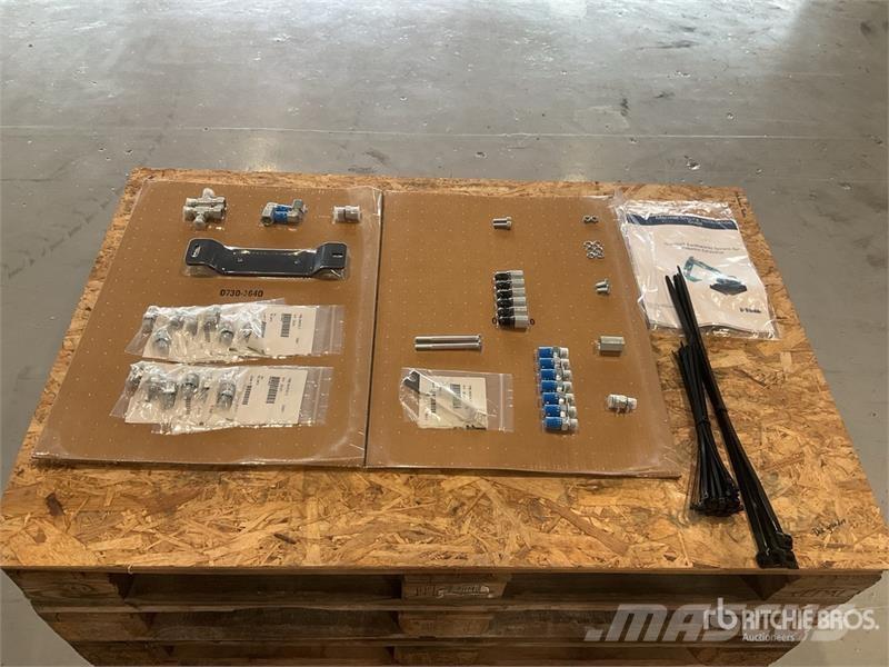Quantity of (1) Trimble Kobelco Hydraulic Kit (Unu Műszerek, mérő és automatizáló berendezések