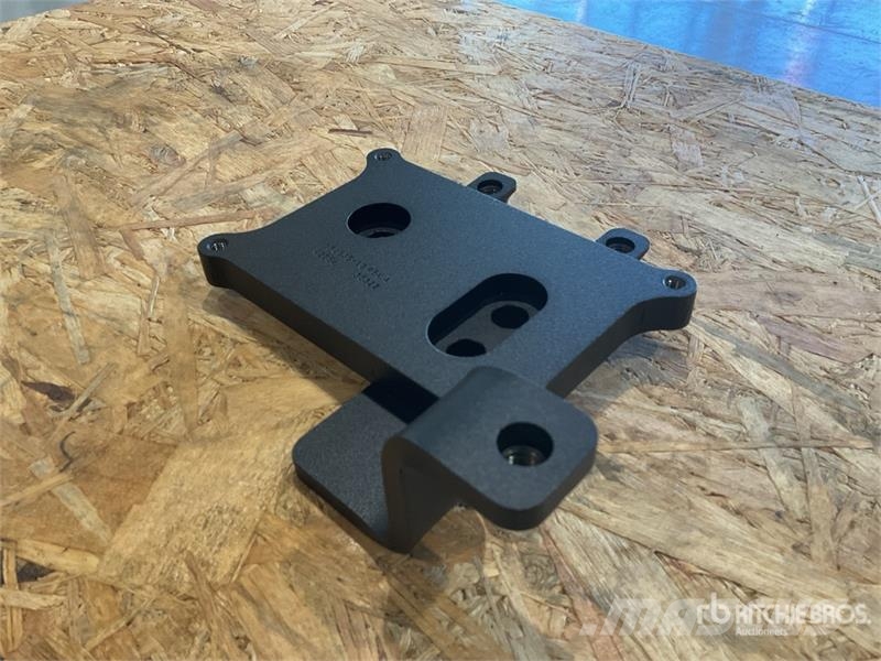  Quantity of (1) Trimble Bracket - EC5X0 (Unused) Instrumenti, mērīšanas un automatizācijas iekārtas