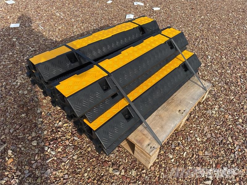Quantity of (10) 1 Channel Cable Bridge (Unused) Construcción - Otros