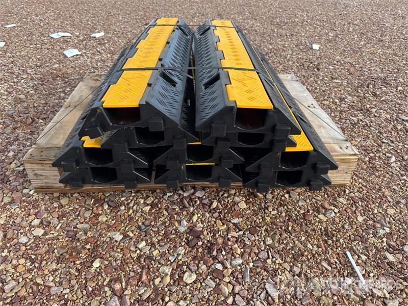 Quantity of (10) 1 Channel Cable Bridge (Unused) Construcción - Otros