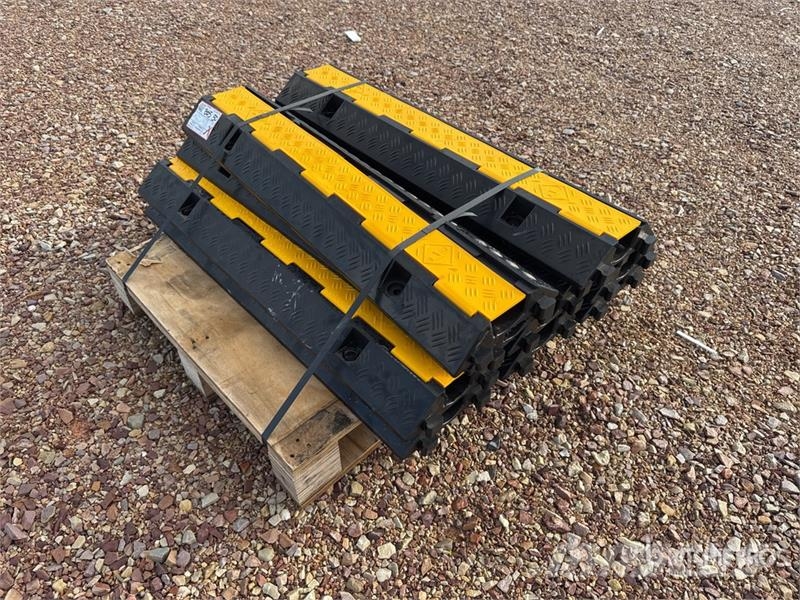 Quantity of (10) 1 Channel Cable Bridge (Unused) Construcción - Otros