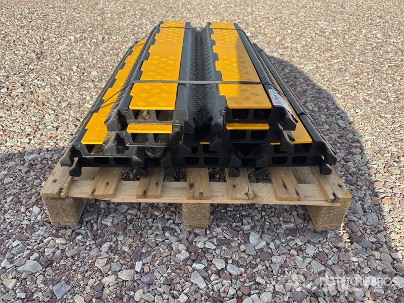 Quantity of (10) 2 Channel Cable Bridge (Unused) Gradbeništvo - drugo