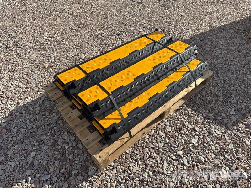 Quantity of (10) 2 Channel Cable Bridge (Unused) Gradbeništvo - drugo