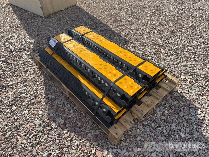 Quantity of (10) 2 Channel Cable Bridge (Unused) Gradbeništvo - drugo
