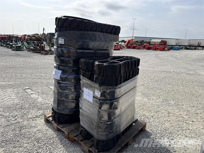 Quantity of (10) 300X52.5X98 Tracks (Unused) Muut