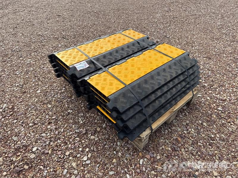  Quantity of (10) 5 Channel Cable Bridge (Unused) Gradbeništvo - drugo
