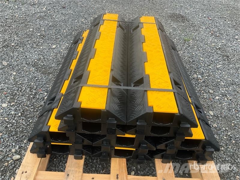  Quantity of (10) Bauer 1 Channel Industrial Cable  Ostale komponente