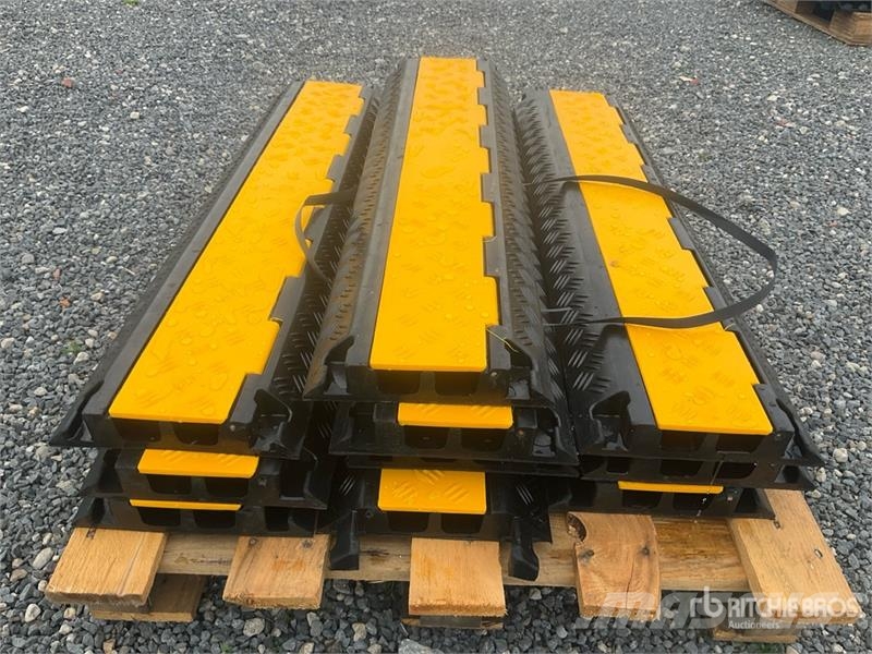 Quantity of (10) Bauer 2 Channel Industrial Cable Ostale komponente