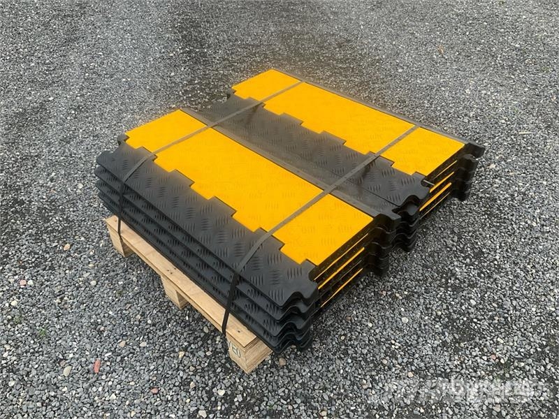 Quantity of (10) Bauer 5 Channel Industrial Cable Ostale komponente