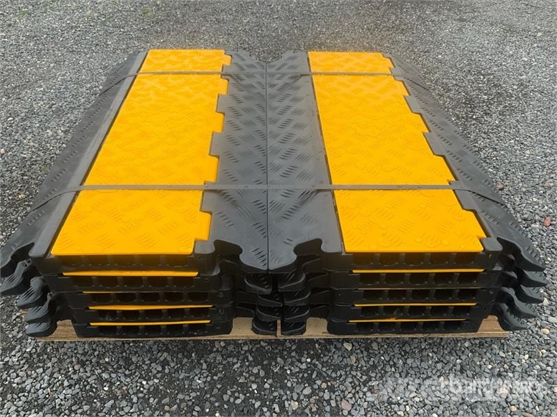 Quantity of (10) Bauer 5 Channel Industrial Cable Ostale komponente