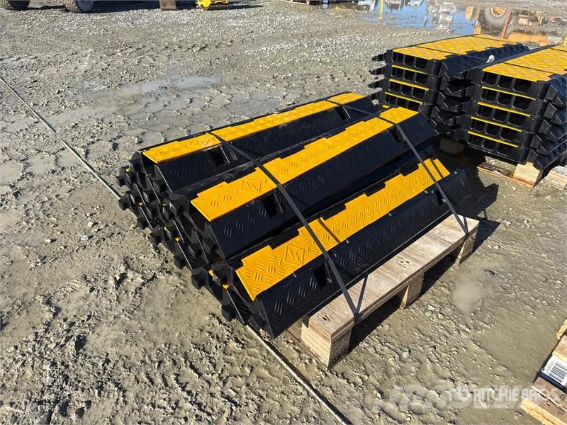  Quantity of (10)  Bauer Generatoren Bauer Cable Br معدات البناء - غير ذلك