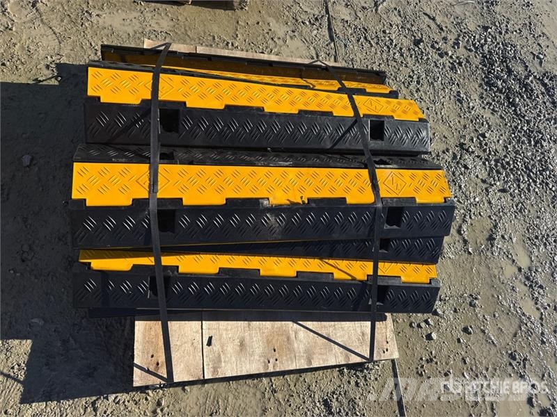  Quantity of (10)  Bauer Generatoren Bauer Cable Br معدات البناء - غير ذلك