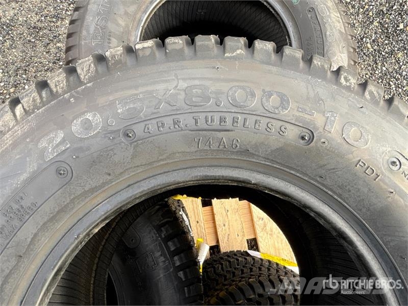 Quantity of (10) Bridgestone 20.5x8.00-10 Tires Gume, točkovi i felne