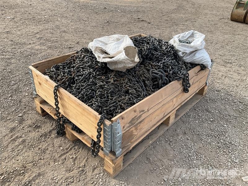  Quantity of 10mm and 13mmChain معدات البناء - غير ذلك