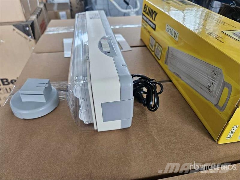 Quantity of (116) Blinky 34770-10/8 Emergency Ligh Άλλα εξαρτήματα