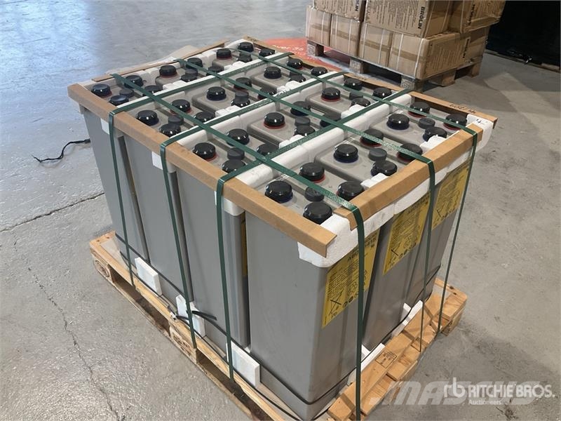 Quantity of (12) GNB Industrial Power Sonnenschein Other components