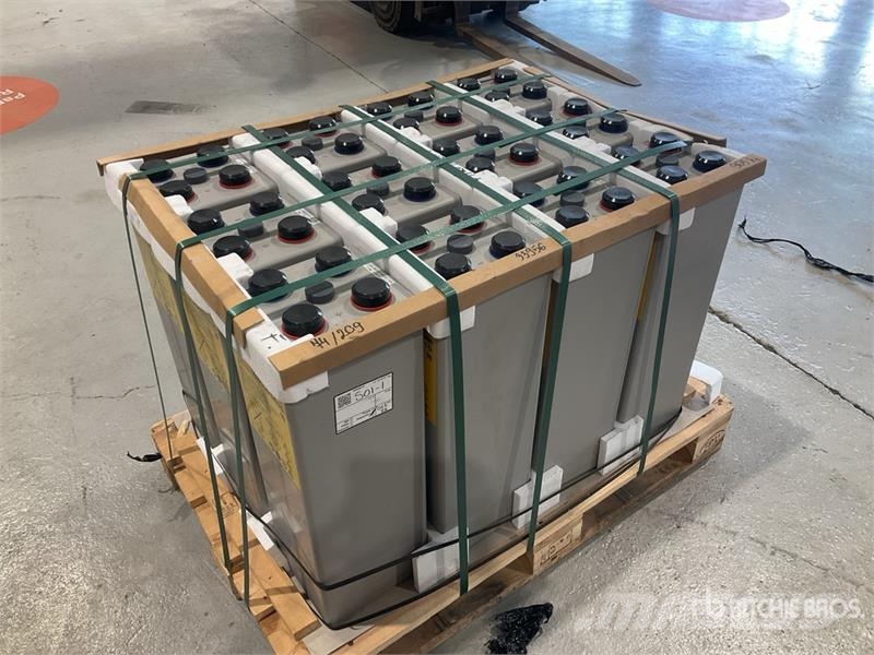 Quantity of (12) GNB Industrial Power Sonnenschein Other components