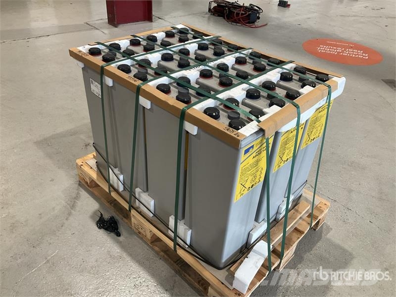 Quantity of (12) GNB Industrial Power Sonnenschein Other components