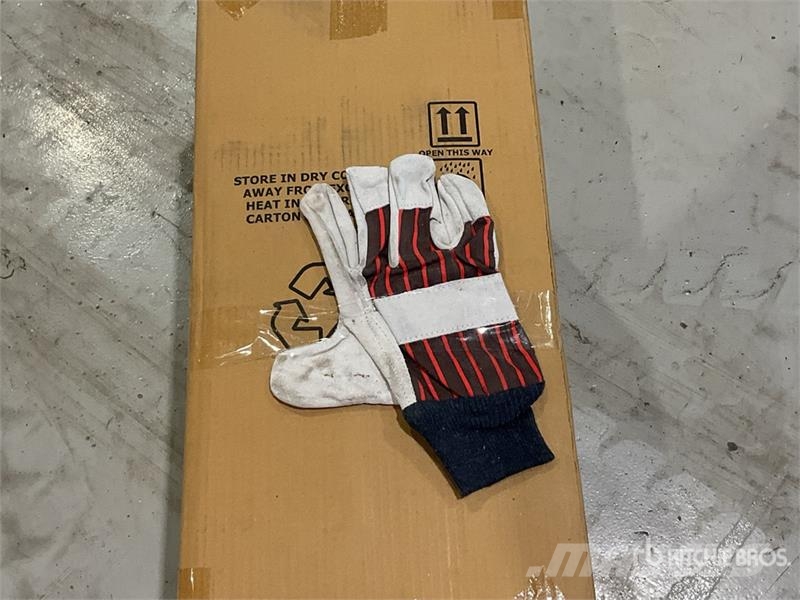  Quantity of (144) Leather Rigger Gloves Clothing A Muud osad
