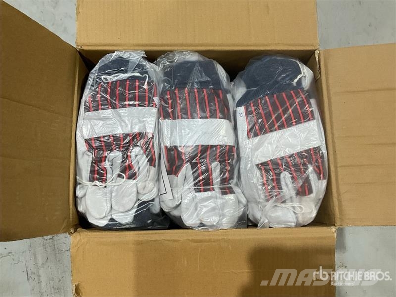  Quantity of (144) Leather Rigger Gloves Clothing A Muud osad