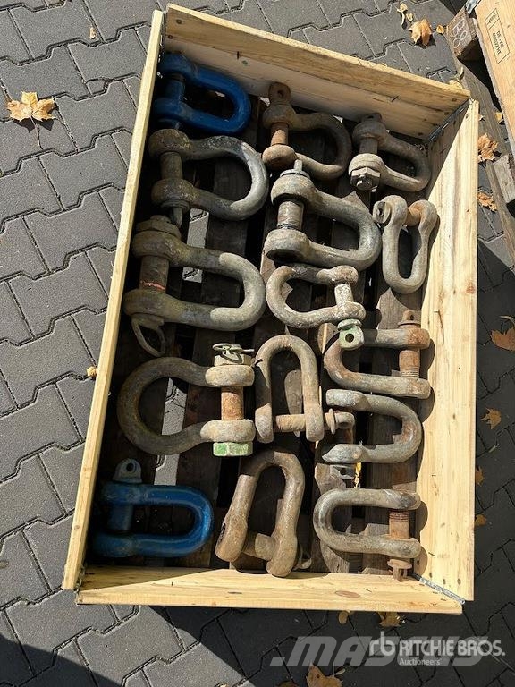 Quantity of (15) Shackles مكونات أخرى