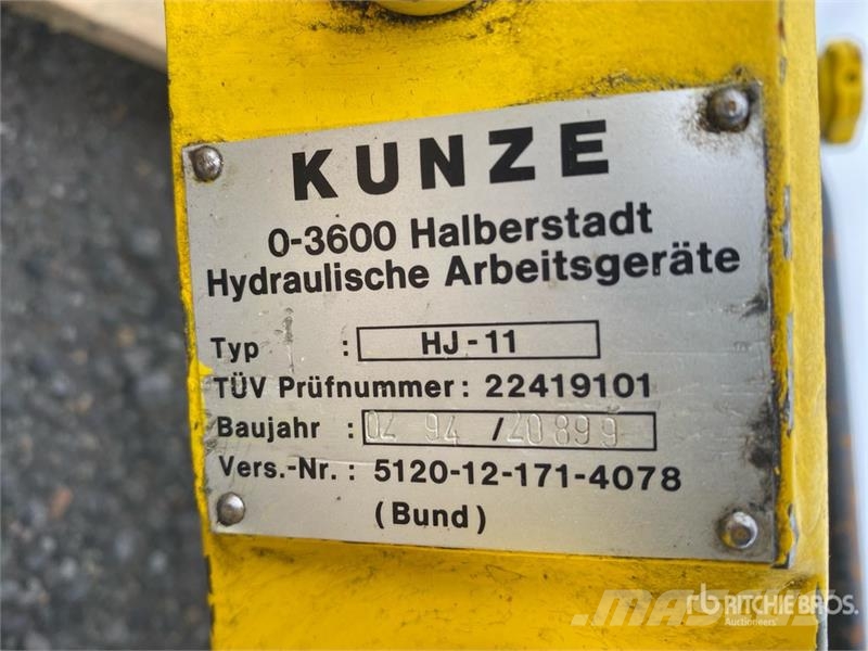 Quantity of (2) 10t Hydraulic Winch Lyftblock, vinschar och materialhissar