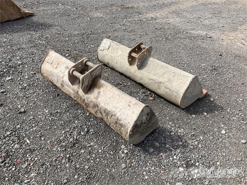  Quantity of (2) 1200 mm Cleanup Excavator Bucket Godet