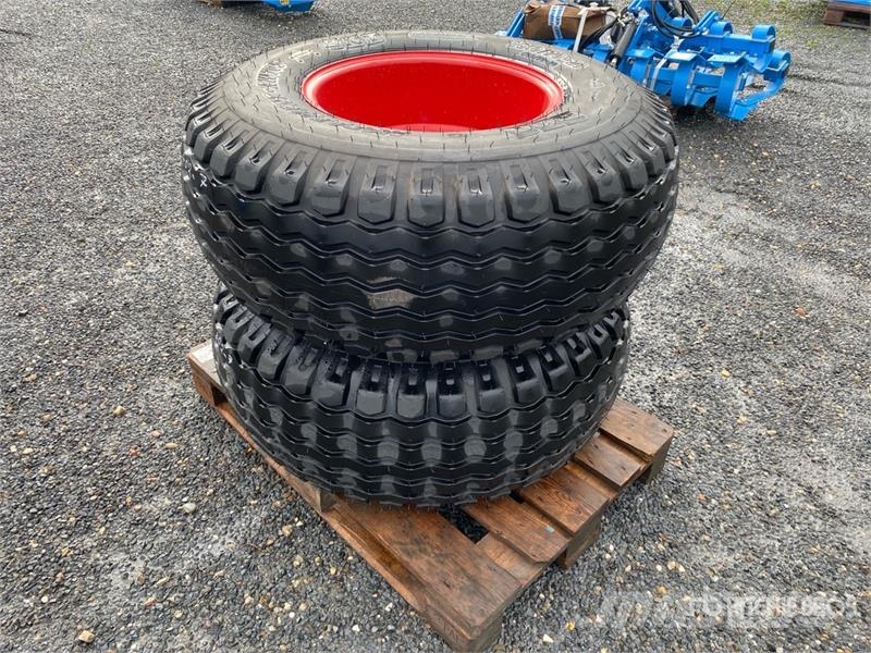  Quantity of (2) 16.0/70-20AW705 12PR Tires Gume, točkovi i felne