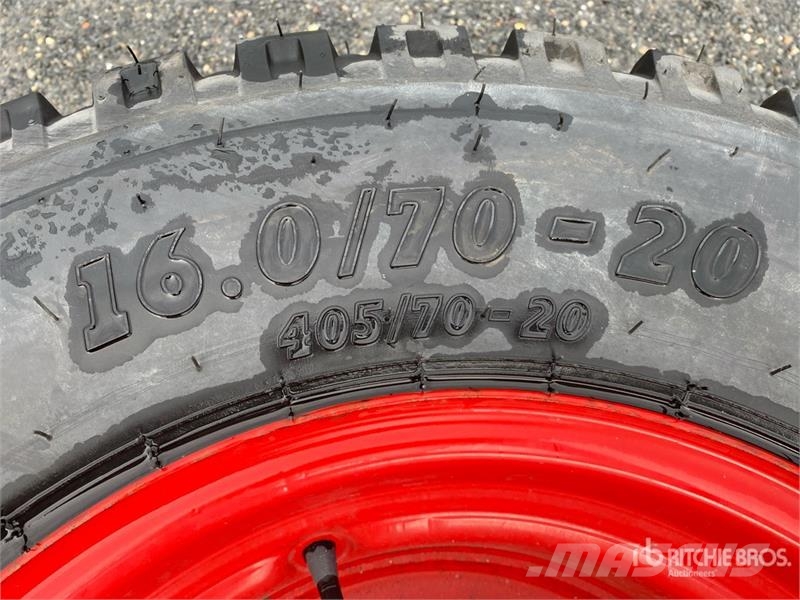 Quantity of (2) 16.0/70-20AW12PR Tires Gume, točkovi i felne