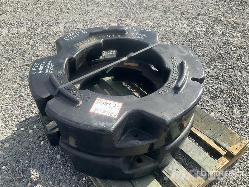 Quantity of (2) 227 K g Wheel Counterweight - To F Muut maatalouskoneet