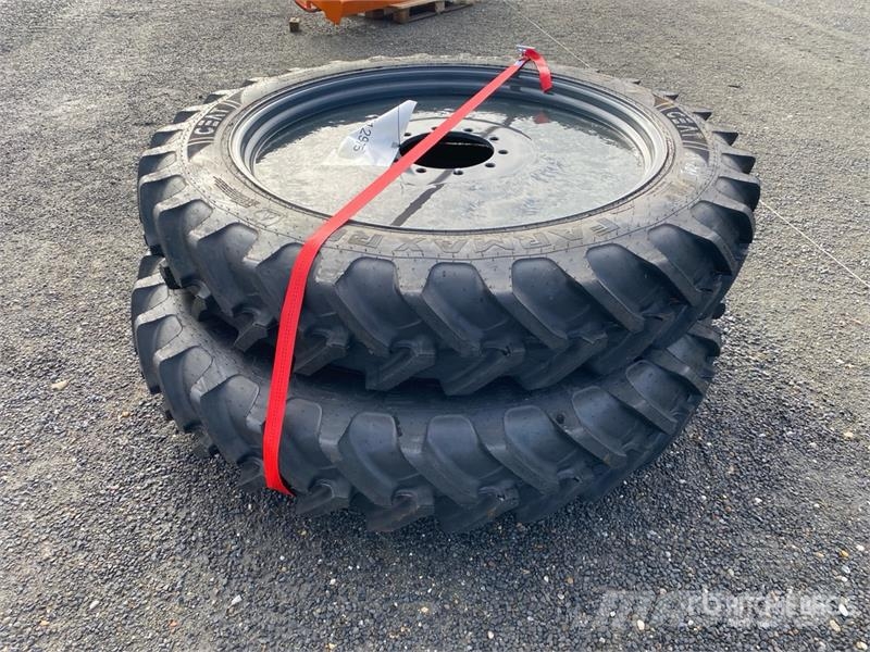  Quantity of (2) 300/95R46 Tires الإطارات والعجلات والحافات