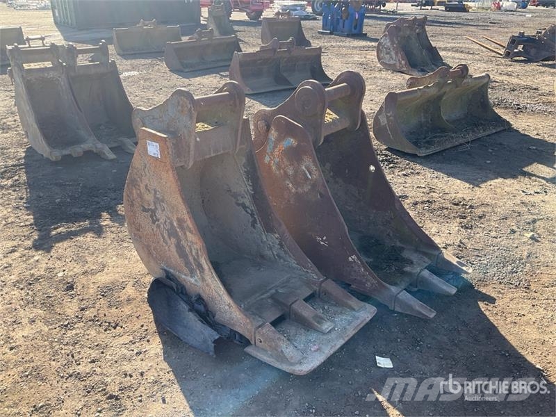  Quantity of (2) 560 mm Digging Excavator Bucket Buckets