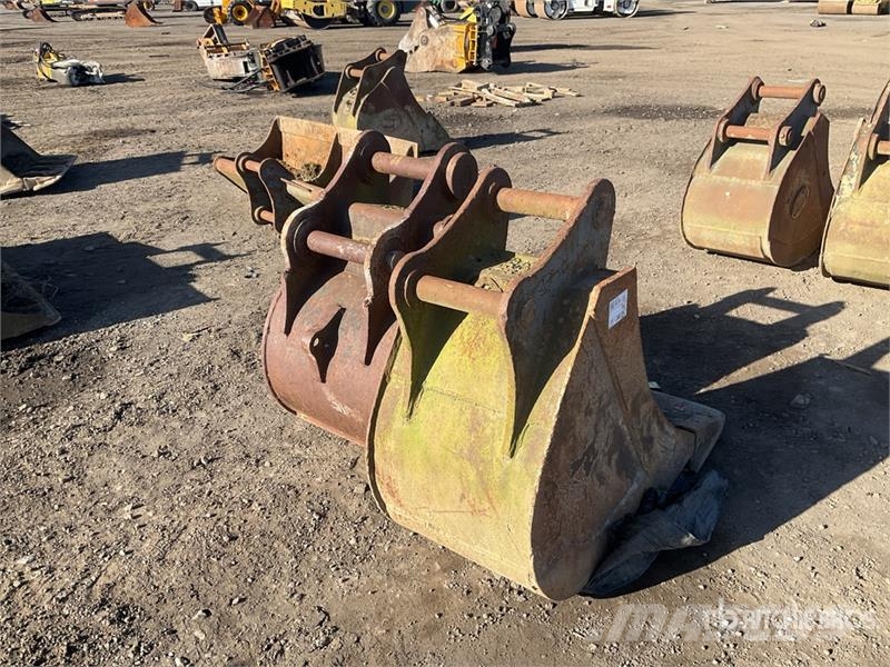  Quantity of (2) 560 mm Digging Excavator Bucket Buckets