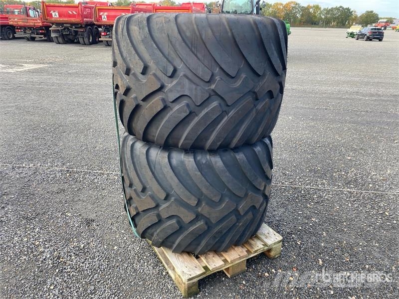  Quantity of (2) 710-40R22,5 Tires الإطارات والعجلات والحافات