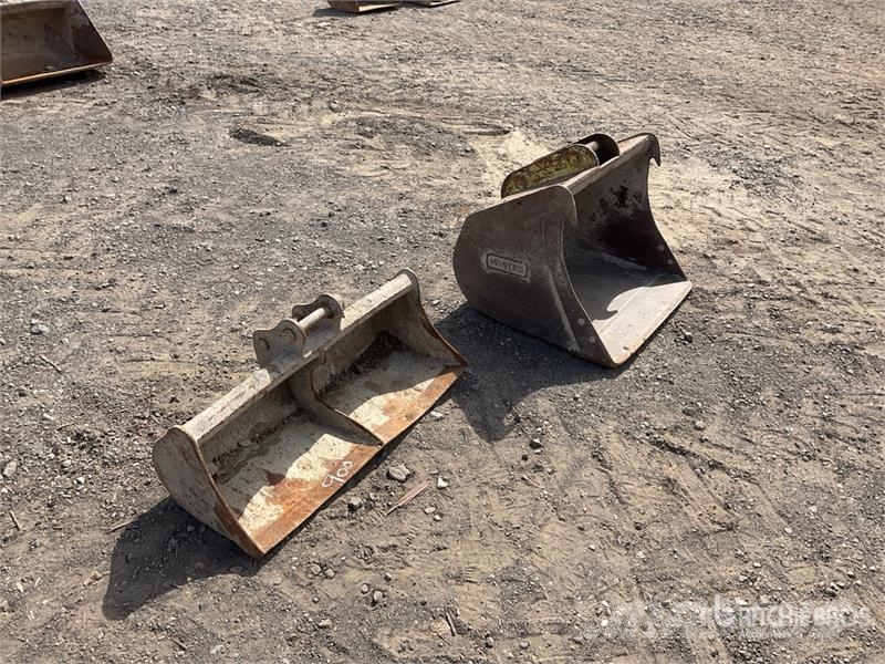 Quantity of (2) 750mm Digging & 900mm Cleanup Exca Godet