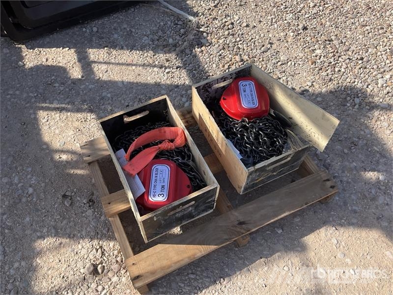 Quantity of (2) ARPH Hand Chain Hoist (Unused) Otros componentes