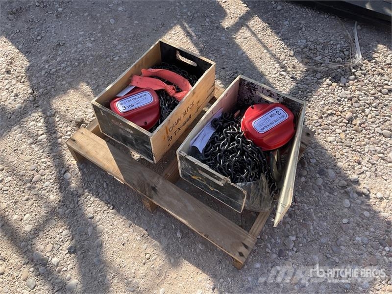 Quantity of (2) ARPH Hand Chain Hoist (Unused) Otros componentes