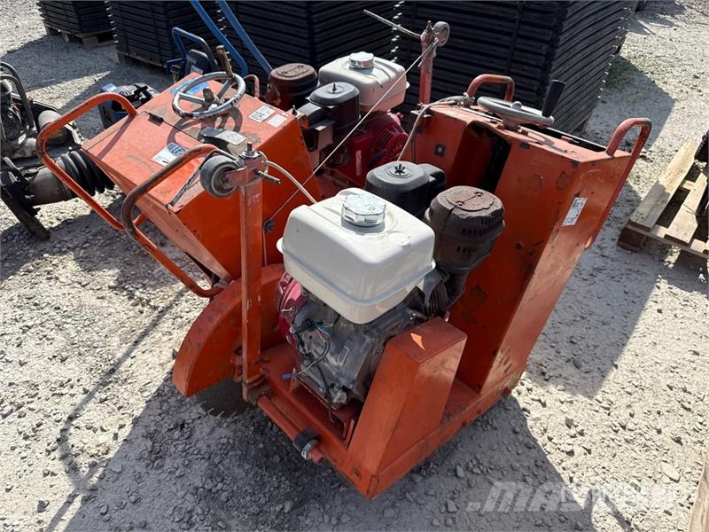 Quantity of (2) Asphalt Cutter Запчастини до асфальтної техніки