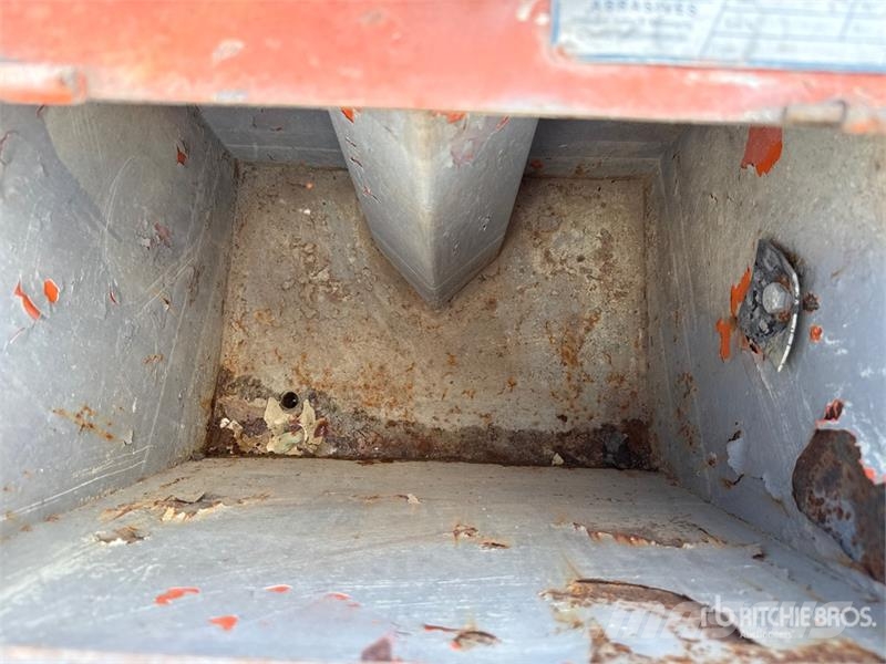 Quantity of (2) Asphalt Cutter Запчастини до асфальтної техніки