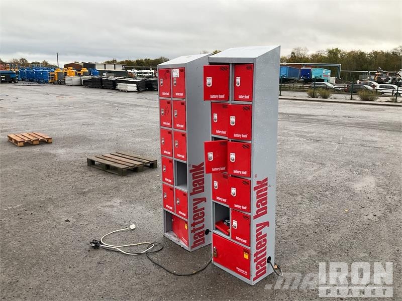 Quantity of (2) Battery Bank Tool Cabinet Maszyny budowlane - Inne