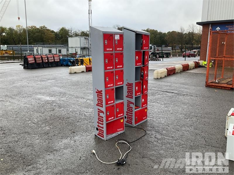 Quantity of (2) Battery Bank Tool Cabinet Maszyny budowlane - Inne